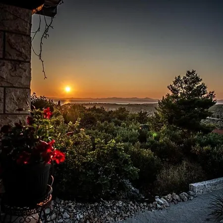 Дом отдыха Family Friendly House With A Swimming Pool Bobovisca, Brac - 21663